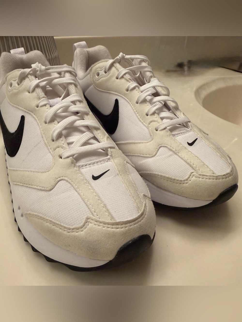Nike Air Max Dawn - Picture 4 of 11
